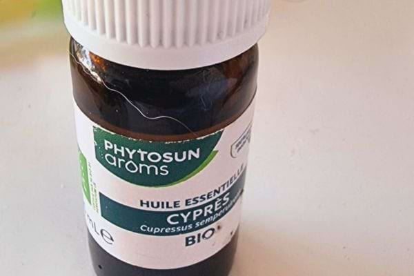 Flacon d’huile essentielle de cyprès bio Phytosun.