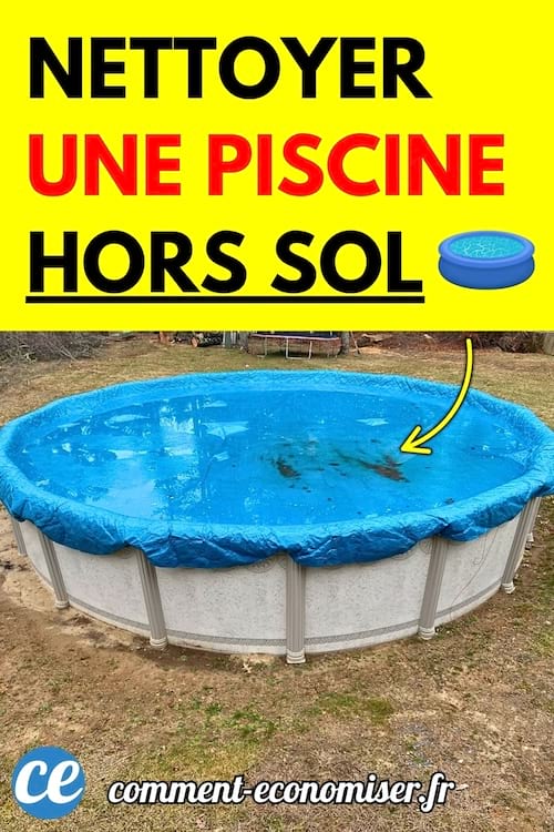 Une piscine hors sol avec une bâche bleue partiellement remplie d’eau stagnante dans un jardin.