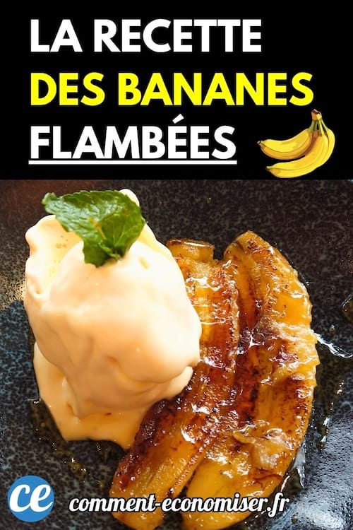 Banane flambée servie avec une boule de glace vanille et une feuille de menthe.