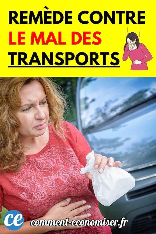 Femme en t-shirt rouge à l'extérieur, tenant un sac et se tenant l'estomac avec un air nauséeux.