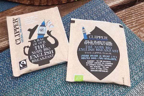 Sachets de thé noir bio English Breakfast de Clipper.