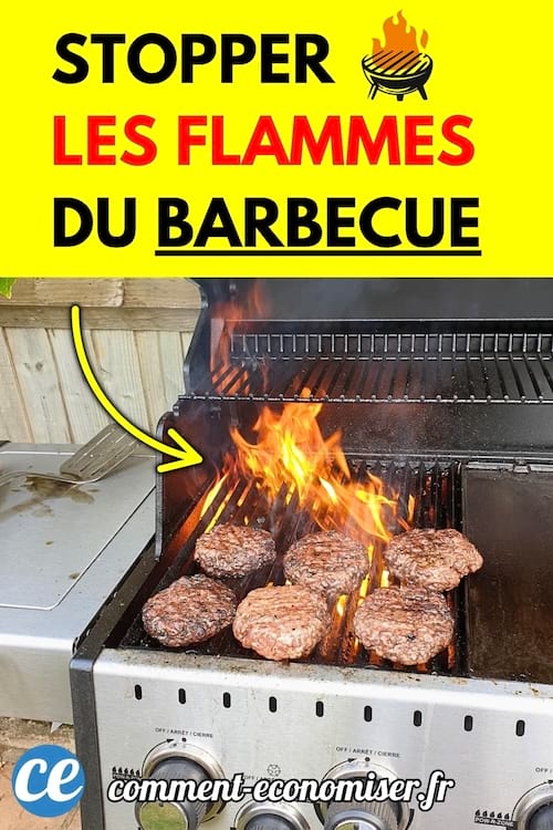 Un barbecue avec des steaks en train de cuire et des flammes importantes qui s’élèvent.