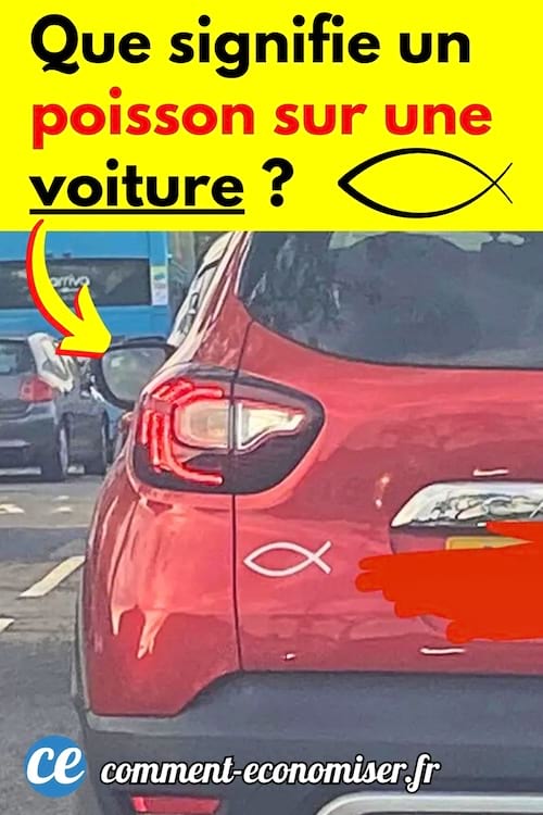 Un poisson autocollant sur une voiture rouge