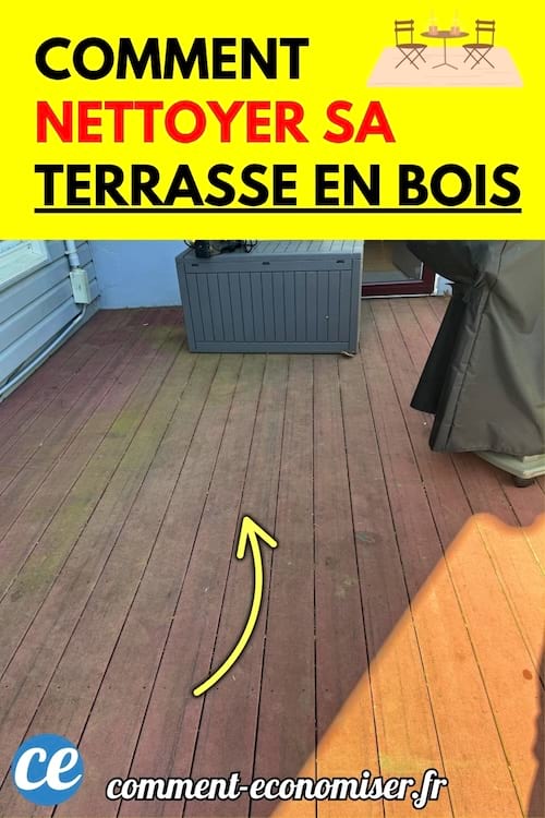Une terrasse en bois rougeâtre montre une démarcation nette entre une zone propre et une zone verdâtre sale.