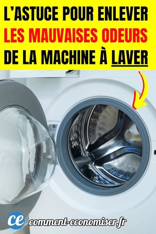 Une machine à laver avec le hublot ouvert pour éliminer les mauvaises odeurs