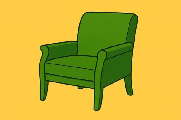 Un fauteuil vert confortable doté d’accoudoirs arrondis.