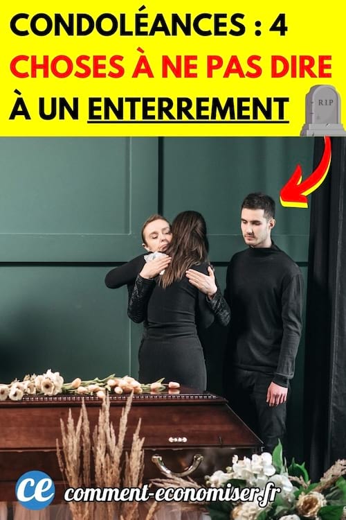 un cercueil avec des personnes habillés en noir qui se prennent dans les bras