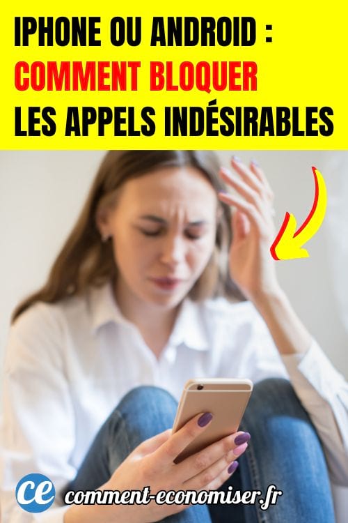 Une jeune femme frustrée qui tient un smartphone dans sa main