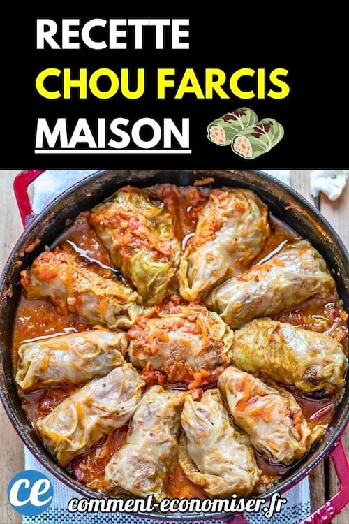 Plat de choux farcis cuits dans une sauce tomate.