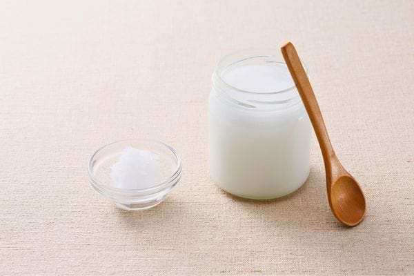 Association du bicarbonate et du sel.