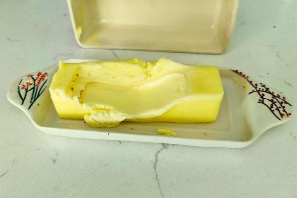 Beurre qui a commencé à fondre.