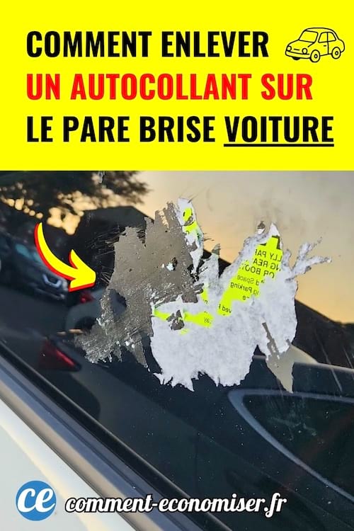 Pare-brise voiture avec autocollant déchiré et résidus collants visibles.