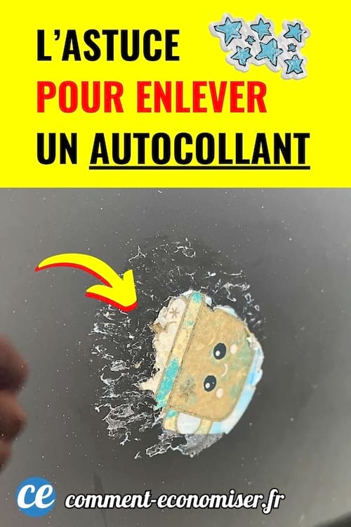 Autocollant déchiré sur surface grise, flèche jaune, fond jaune et texte noir et rouge.