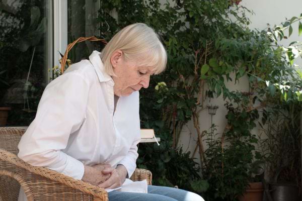 Une femme qui souffre.