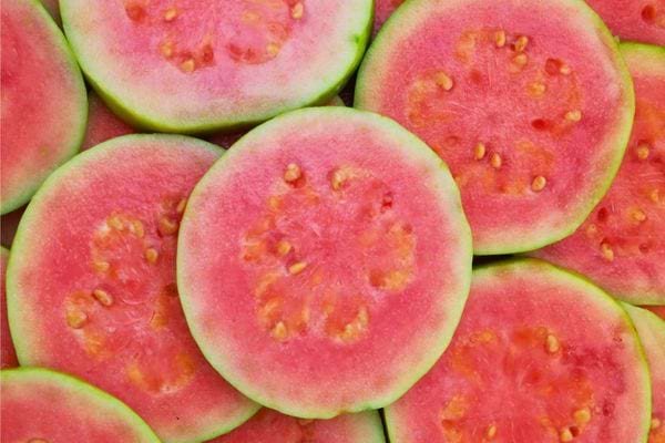 Goyave découpé en tranches.