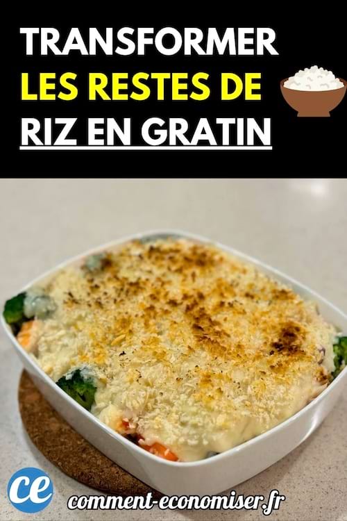 Un gratin doré au four avec du riz et des légumes dans un plat blanc.