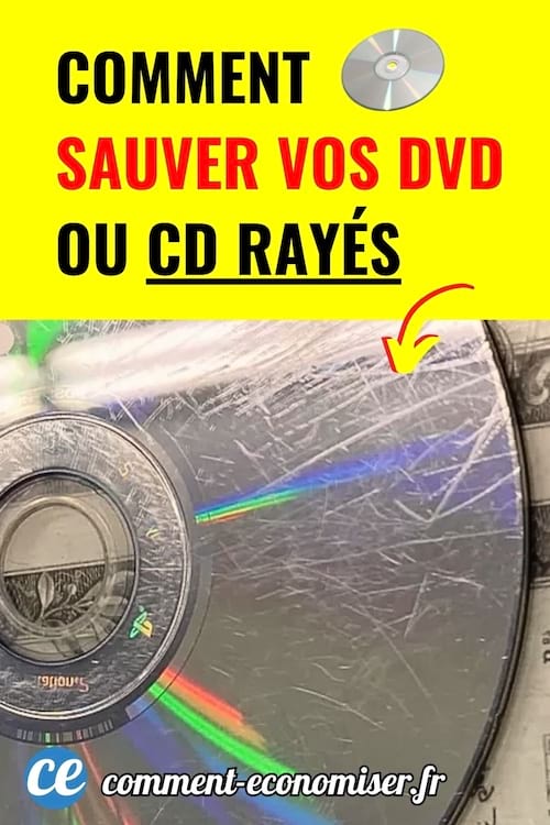 Disque CD rayé reflétant la lumière avec texte jaune et flèche rouge.