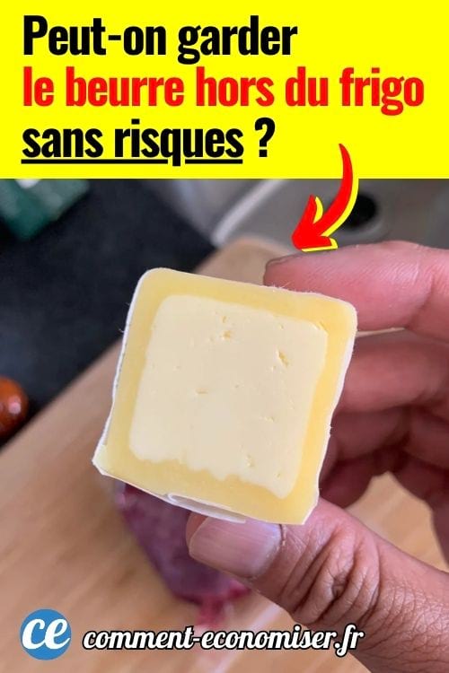 Une plaquette de beurre coupée en deux, dont les bords ont commencé à rancir