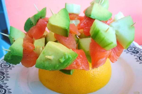 mini brochettes saumon avocat