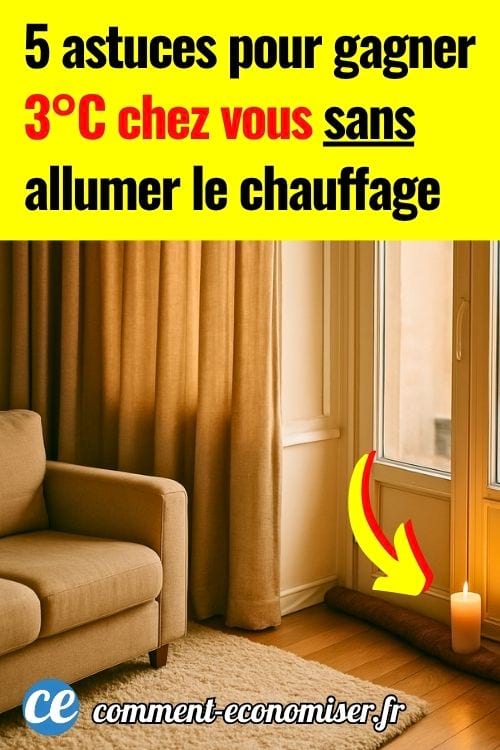 Salon chaleureux en hiver vu d'angle, avec rideaux épais, tapis moelleux, boudin de porte et une bougie allumée près de la fenêtre