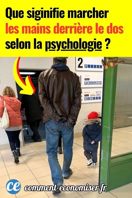 Une personne âgée et un enfant qui marchent les mains derrière le dos 