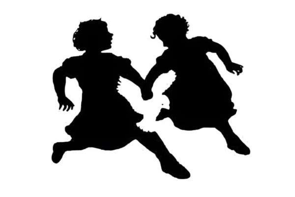 Une image mêlant des filles qui dansent et une colombe