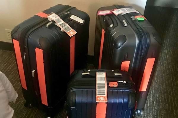 Des valises sans ruban