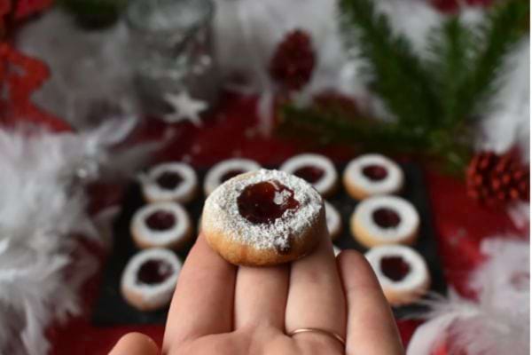 biscuits de noël fourrés à la confiture