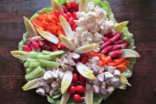 plateau de l&eacute;gumes pour l'ap&eacute;ro