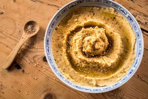 recette de houmous aux pois chiches traditionnel pour un apéritif vegan