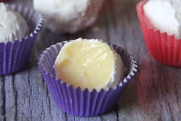 des truffes au chocolat blanc et au citron pour les douceurs de Noël