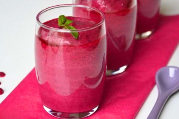 des verirnes de velouté de betterave pour un apéro végétarien à Noël