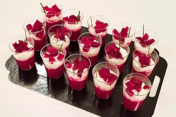 des verrines végétariennes à la mousse de betterave et au chèvre frais