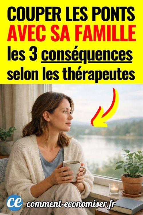 Femme contemplative devant une fen&ecirc;tre avec une tasse de caf&eacute;