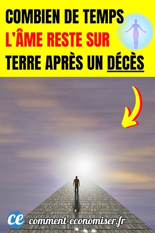 une silhouette sombre marche sur un chemin pavé et se dirige vers une lumière