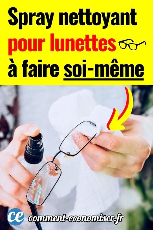 Mains nettoyant des lunettes avec un spray nettoyant et un chiffon blanc