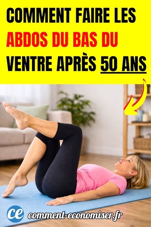 une femme de 50 ans avec un tee-shirt rose fait des abdos Tap Toe chez elle sur un tapis