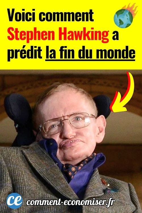 Stephen Hawking en fauteuil roulant, lunettes, regard s&eacute;rieux, dans un int&eacute;rieur en bois &eacute;clair&eacute;.