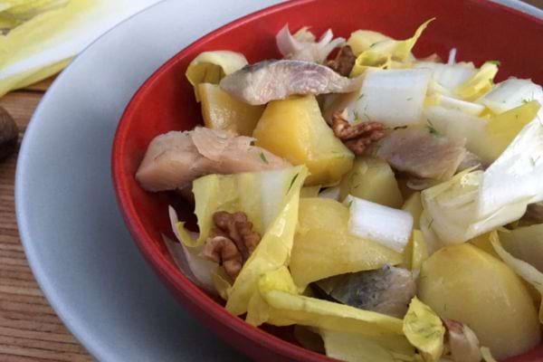  Salade d&rsquo;endives, pomme de terre, hareng et noix