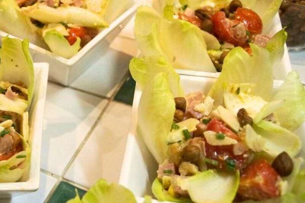  Salade d&rsquo;endives et jambon dans des ramequins