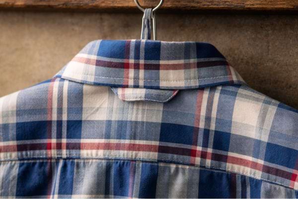 chemise avec boucle dans le dos