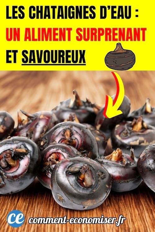 des châtaignes d'eau posées sur une surface en bois