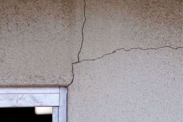 une fissure dans un mur