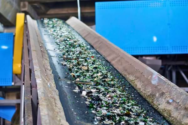 Un tapis de verre dans une usine