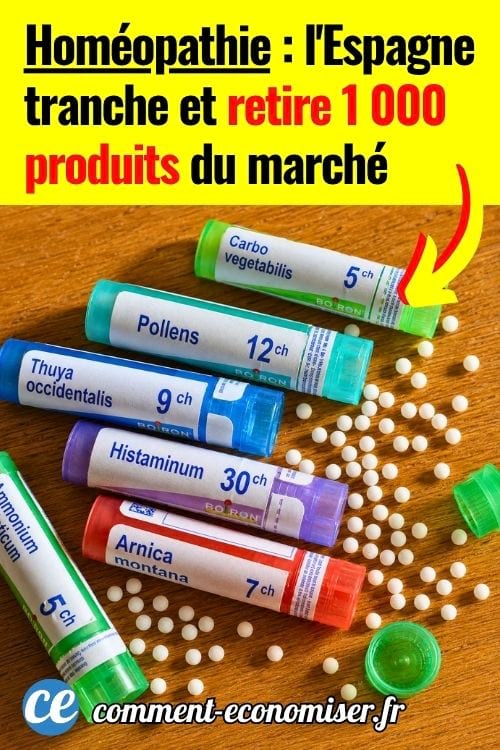 Tubes d&rsquo;hom&eacute;opathie ouverts avec des granules blancs sur une table.