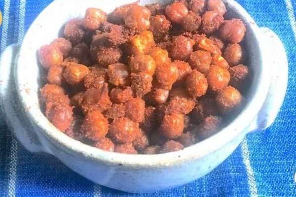 Pois chiches grillés aux épices pour snack apéritif croustillant et économique