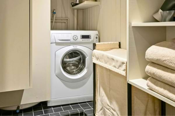 Lave linge dans une buanderie