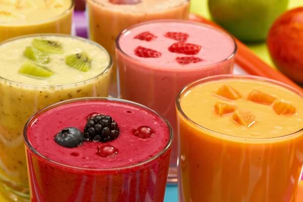 Des verres de smoothie