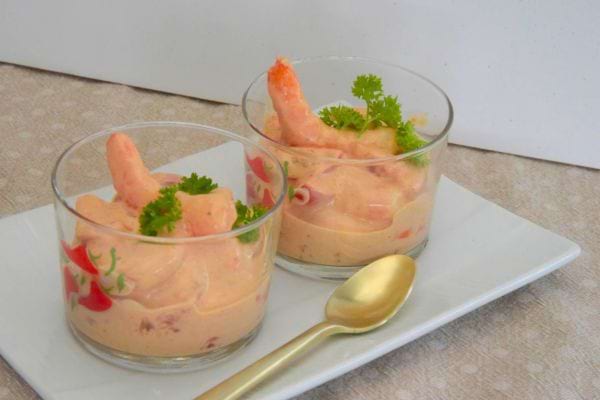 Verrines de mousse aux crevettes, entrée apéritive fraîche et légère