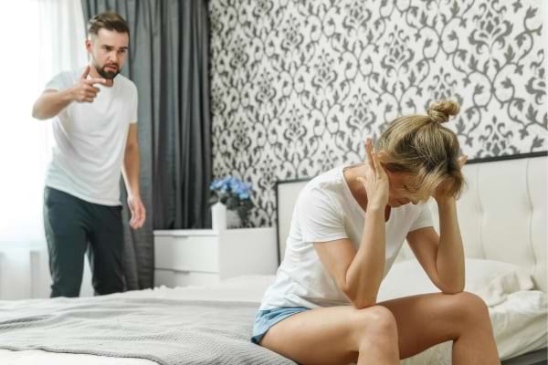 Une dispute avec un couple